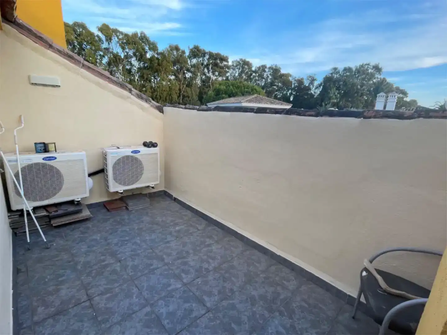 Terrassa de Casa adosada en venda en Estepona amb Aire condicionat, Piscina i Balcó
