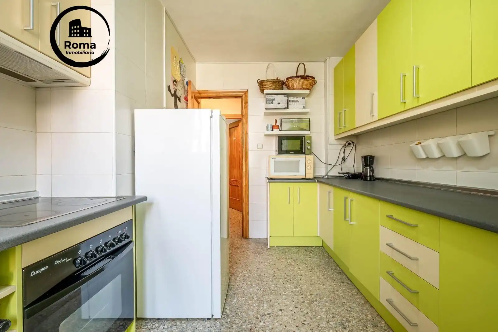 Kitchen of Flat for sale in Granada  with Air Conditioner, Heating and Terrace