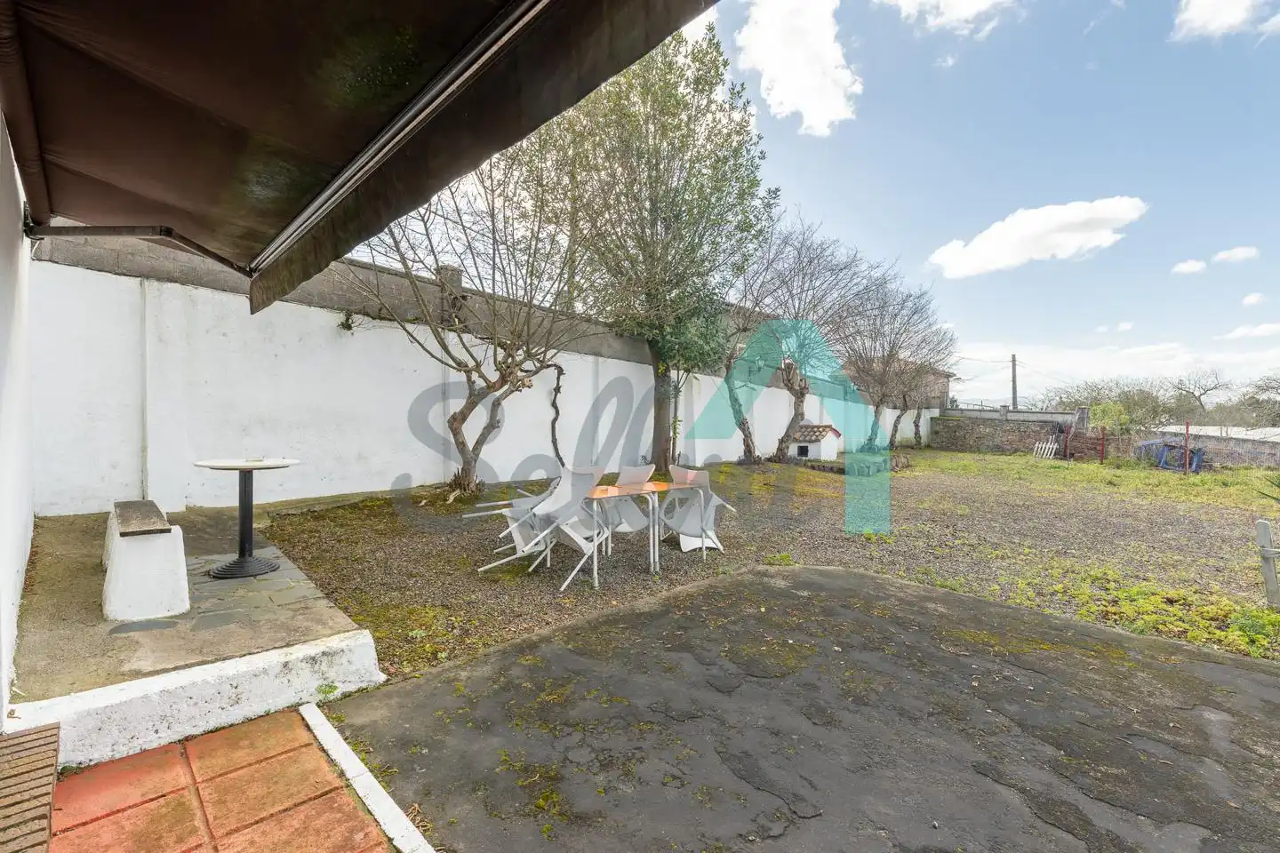 Exterior view of Buildings for sale in Oviedo 