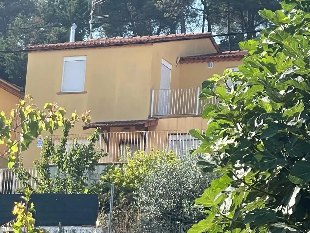 Casa en venda a Calle Avet