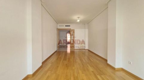 Foto 3 de Piso de alquiler en Plaza de Toros, Zaragoza Capital
