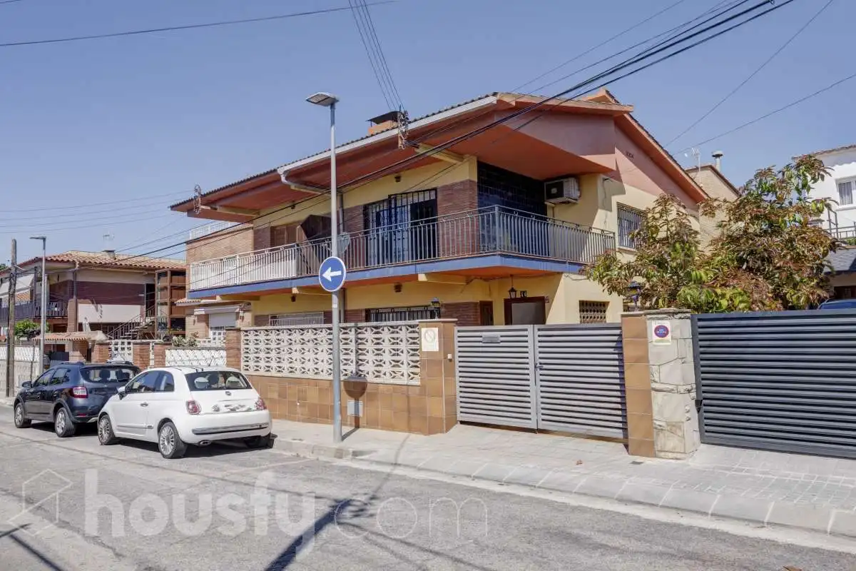 Vista exterior de Casa o xalet en venda en Premià de Mar amb Aire condicionat, Calefacció i Terrassa