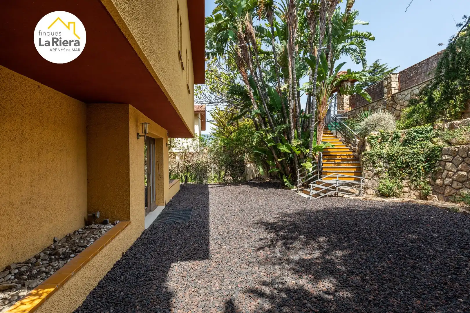 Vista exterior de Casa o chalet en venta en Arenys de Mar con Aire acondicionado, Calefacción y Jardín privado