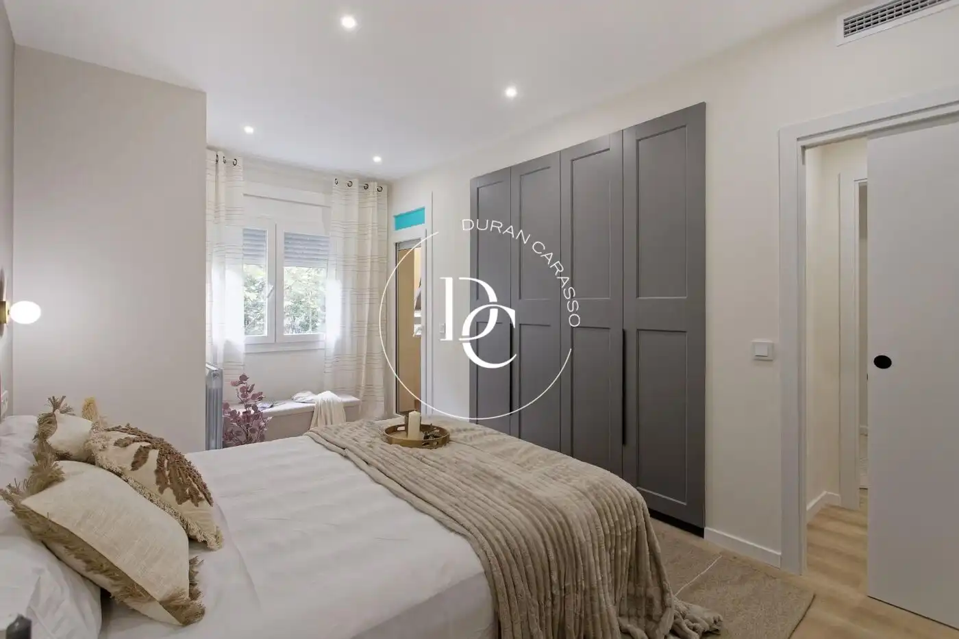 Piso con terraza en venta en Carrer del Bruc, imagen 24