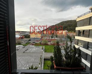 Vista exterior de Àtic en venda en Santoña amb Terrassa i Balcó