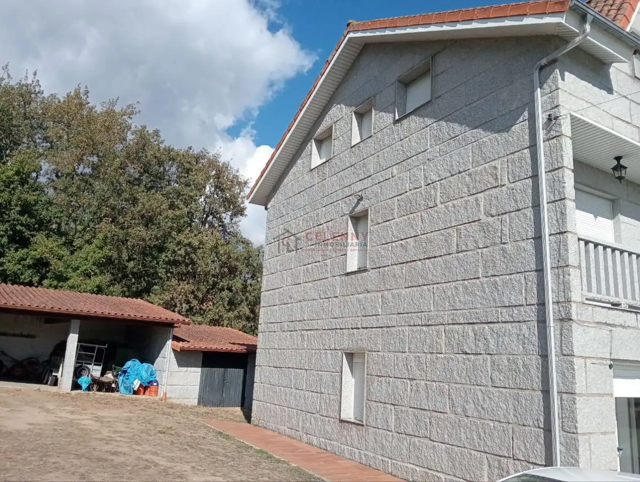 Exterior view of Houses for sale in Toén  with Heating, Private garden and Terrace