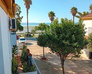 Vista exterior de Casa adosada en venda en Puerto Real amb Calefacció, Moblat i Forn