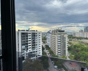 Vista exterior de Àtic de lloguer en  Valencia Capital amb Aire condicionat i Terrassa