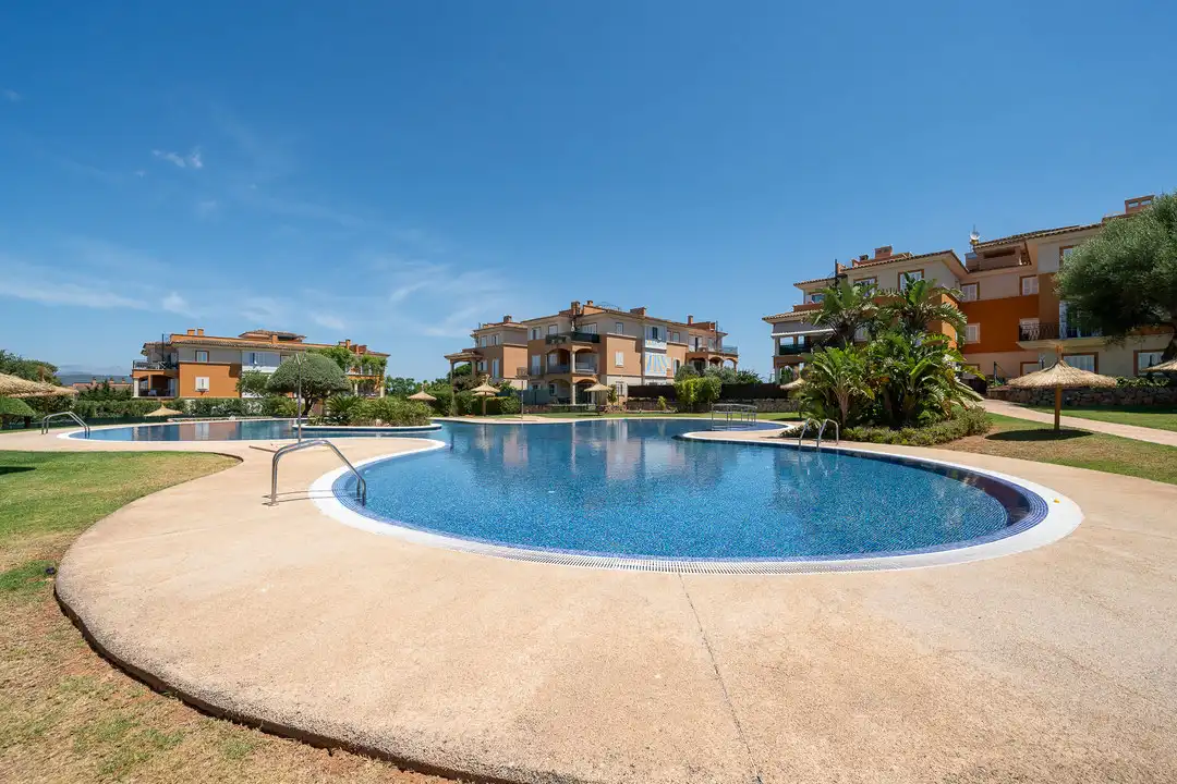 Schwimmbecken von Wohnung zum Verkauf in  Palma de Mallorca mit Klimaanlage, Heizung und Terrasse