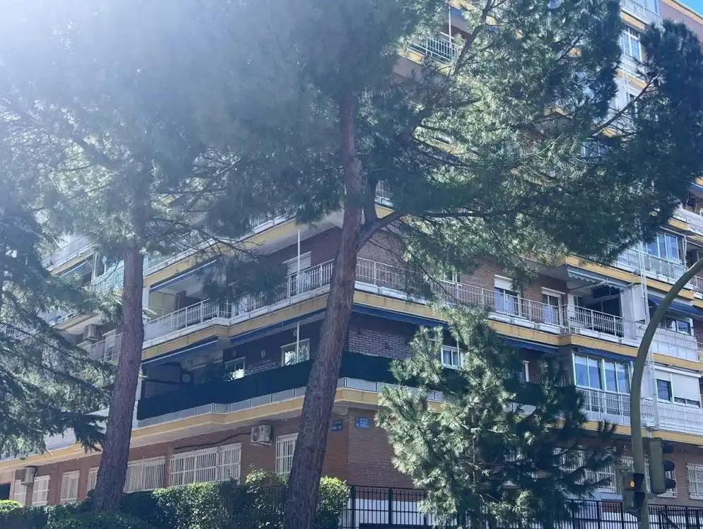 Vista exterior de Piso para compartir en Móstoles con Calefacción, Amueblado y Internet