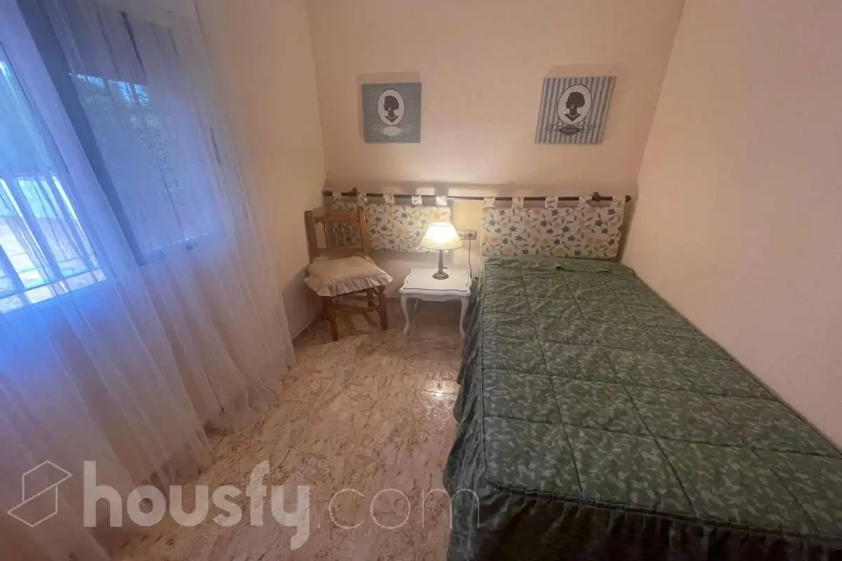 Habitación de Casa o chalet de alquiler en Mogente / Moixent con Trastero y Amueblado