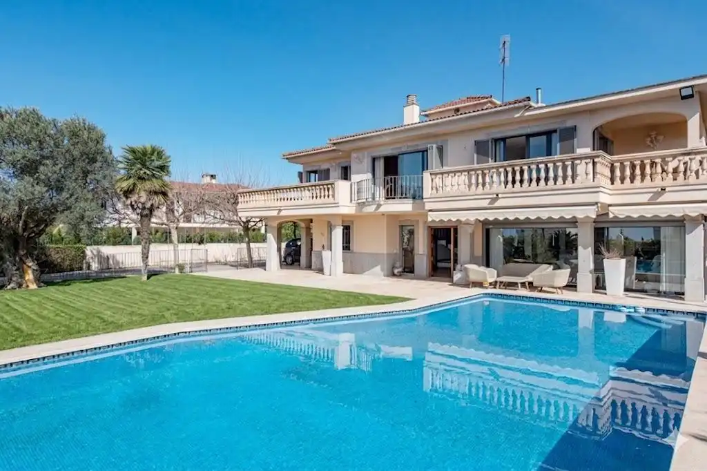 Vista exterior de Casa o xalet en venda en Marratxí amb Aire condicionat, Jardí privat i Terrassa