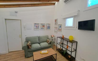 Sala d'estar de Apartament en venda en  Madrid Capital