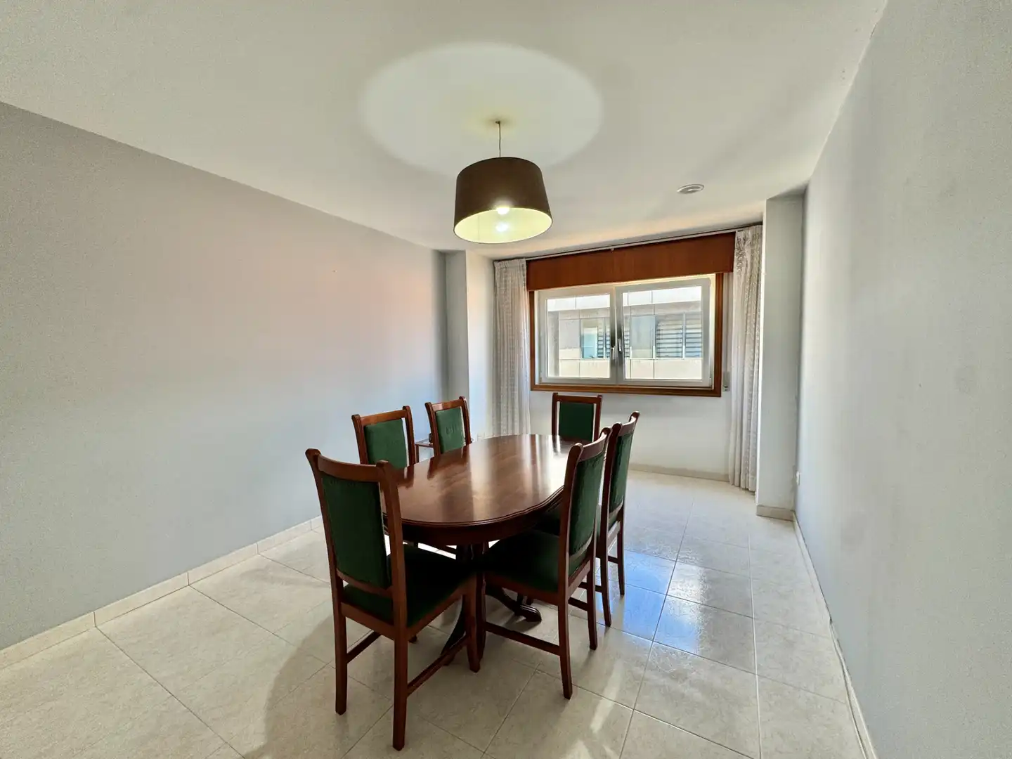 Comedor de Piso en venta en Arteixo con Parquet, Amueblado y Horno