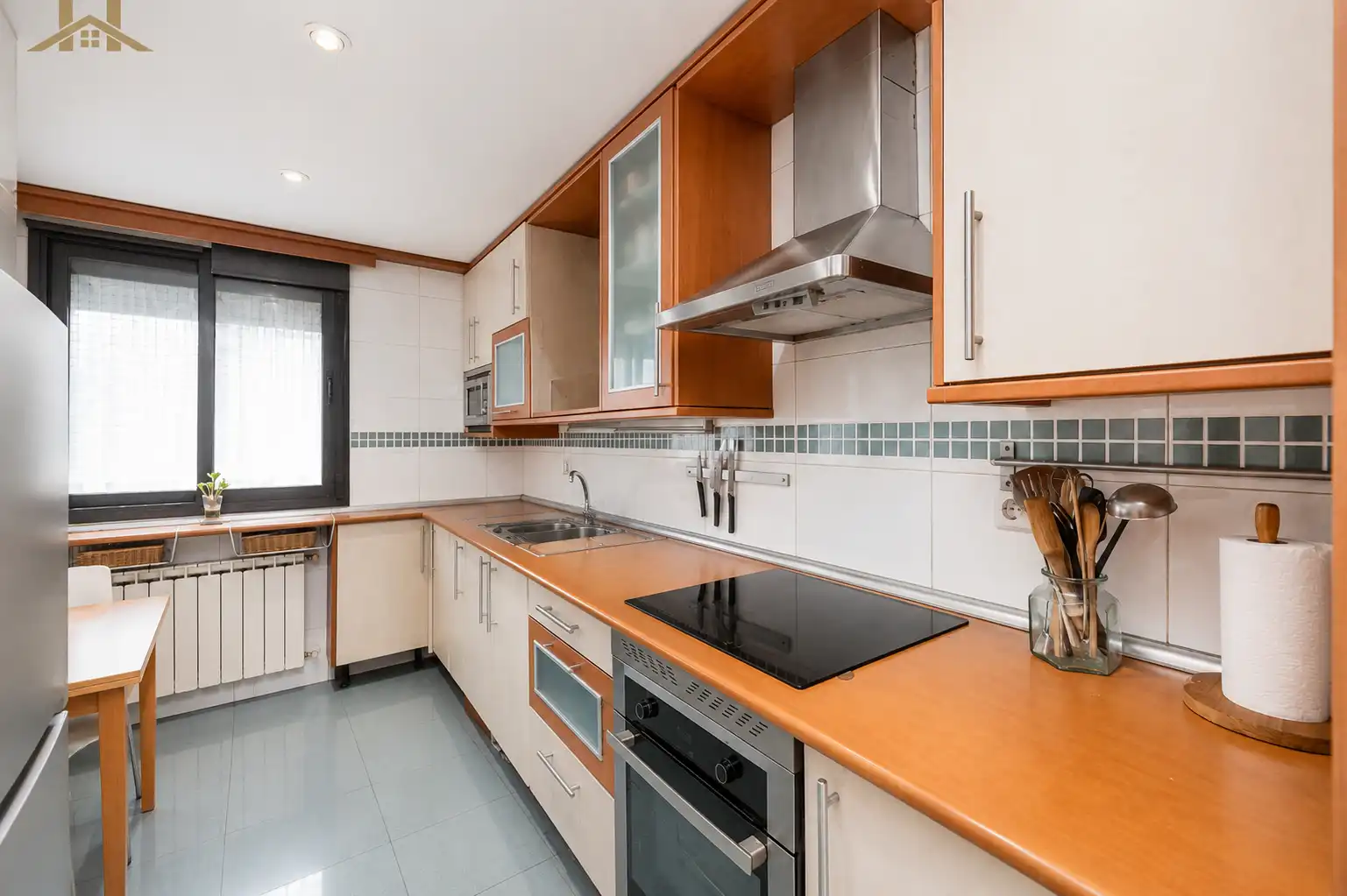 Cocina de Casa adosada en venta en Leganés con Aire acondicionado, Calefacción y Jardín privado
