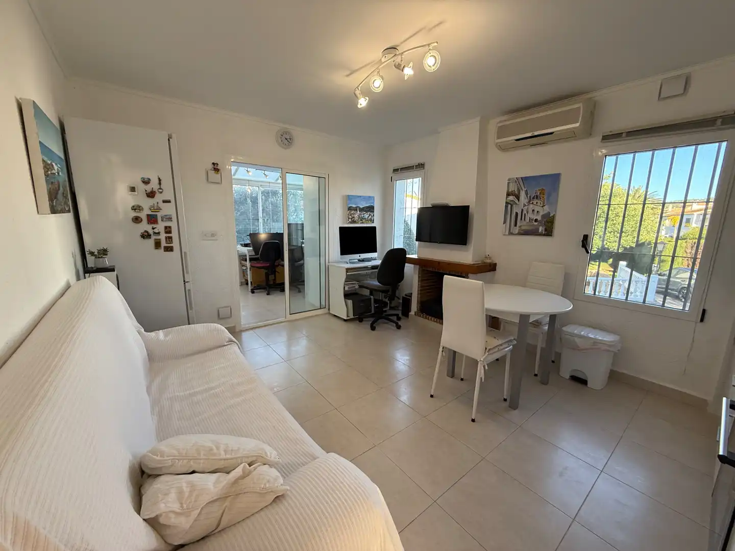 Sala de estar de Planta baja en venta en Dénia con Aire acondicionado, Calefacción y Jardín privado