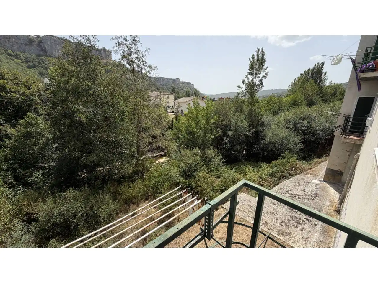 Vista exterior de Pis en venda en Merindad de Valdeporres amb Moblat i Balcó