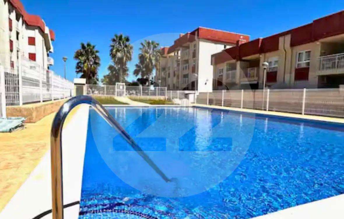 Pis amb piscina en venda a Calle Cabo Prior