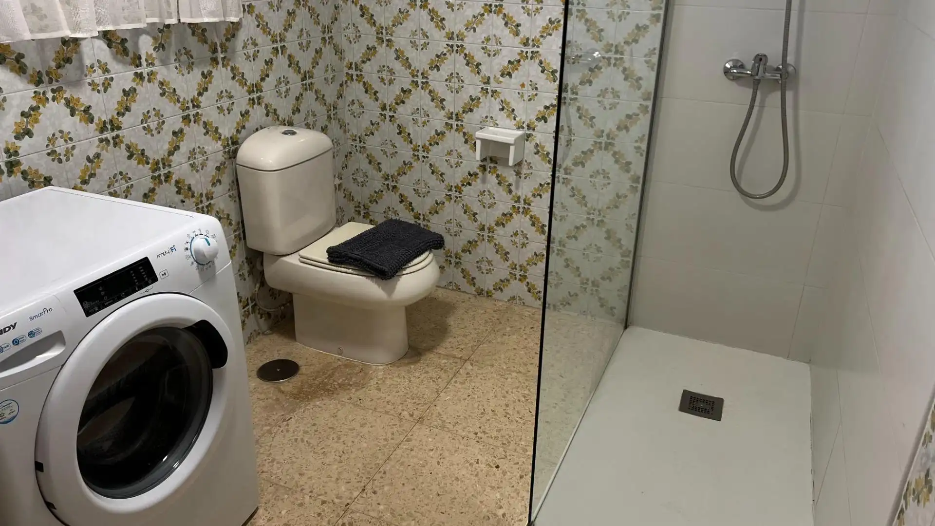 Badezimmer von Wohnung zum Verkauf in Benidorm mit Klimaanlage und Möbliert
