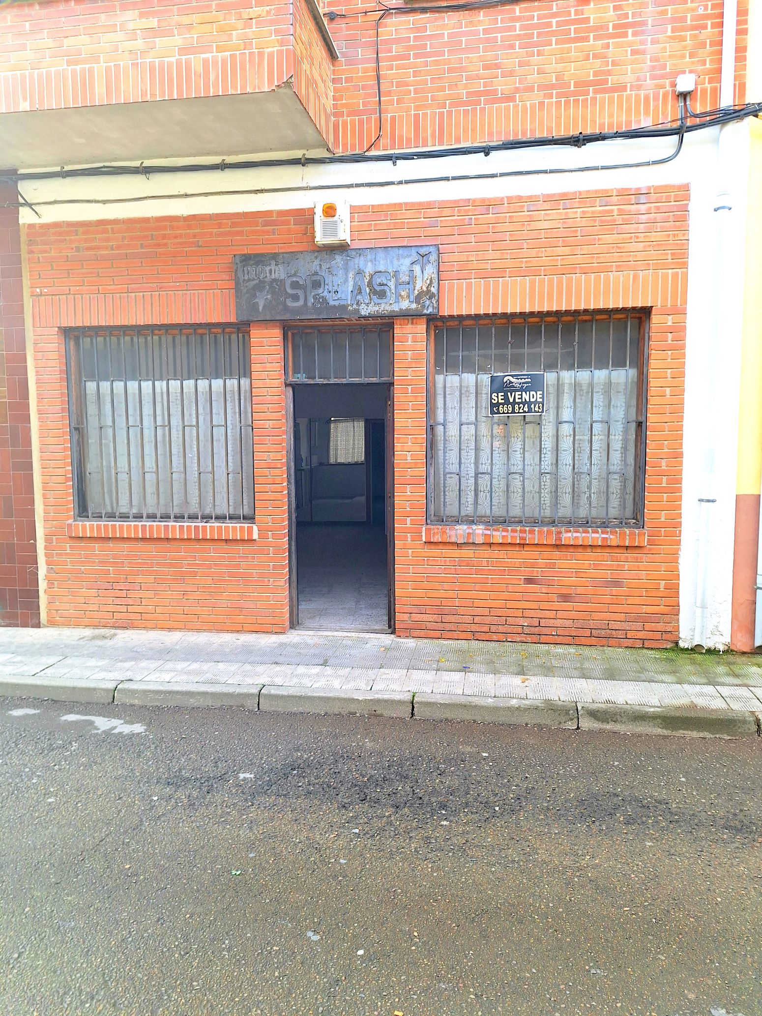 Vista exterior de Local en venta en Aguilar de Campoo