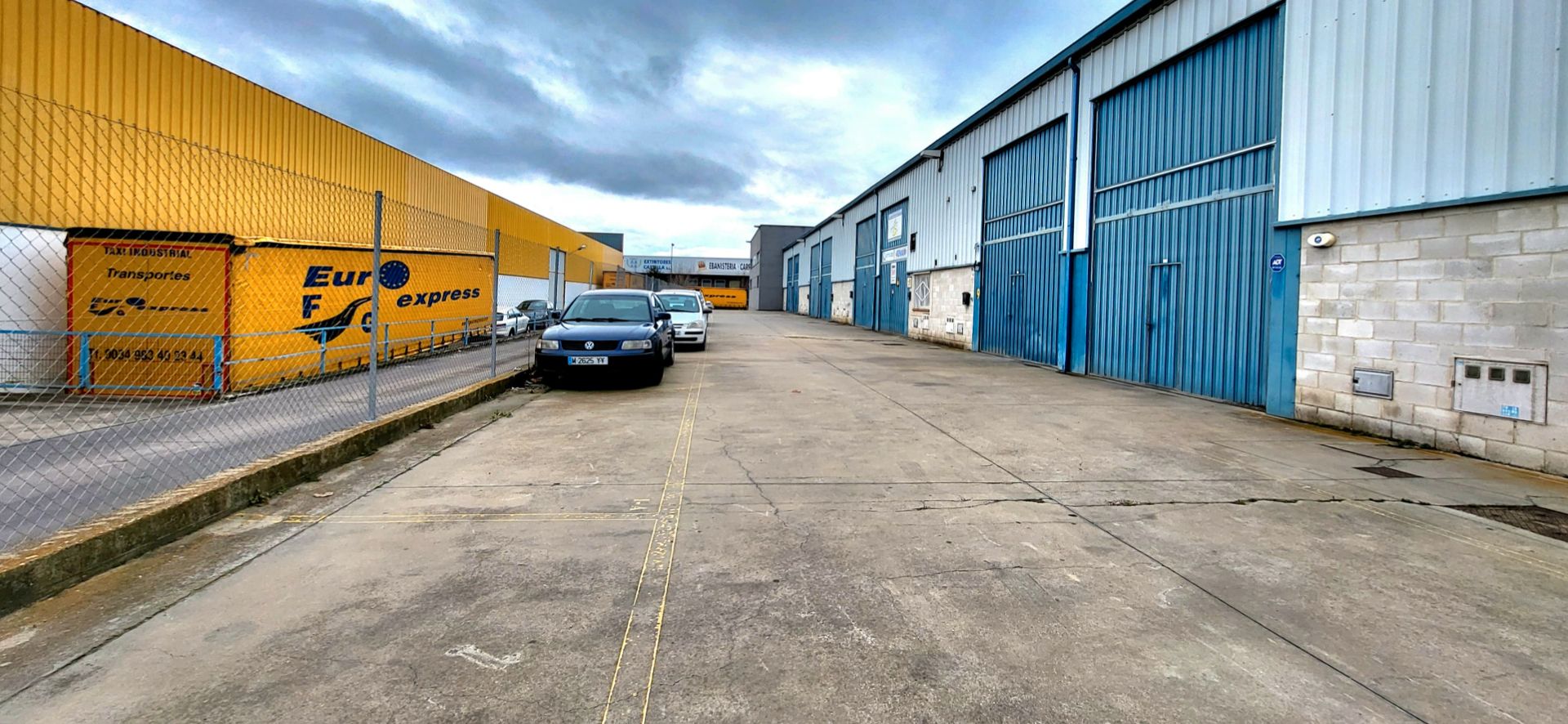 Exterior view of Industrial buildings for sale in Cistérniga  with Heating