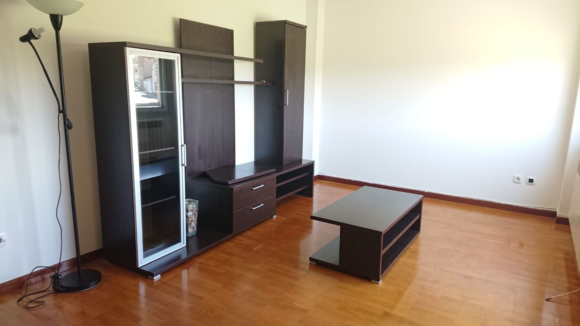 Sala d'estar de Pis en venda en  Logroño amb Calefacció, Parquet i Traster