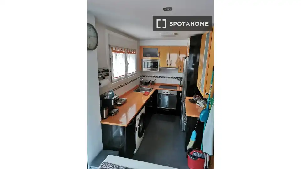 Cuina de Apartament per a compartir en Ibarra amb Aire condicionat, Terrassa i Moblat