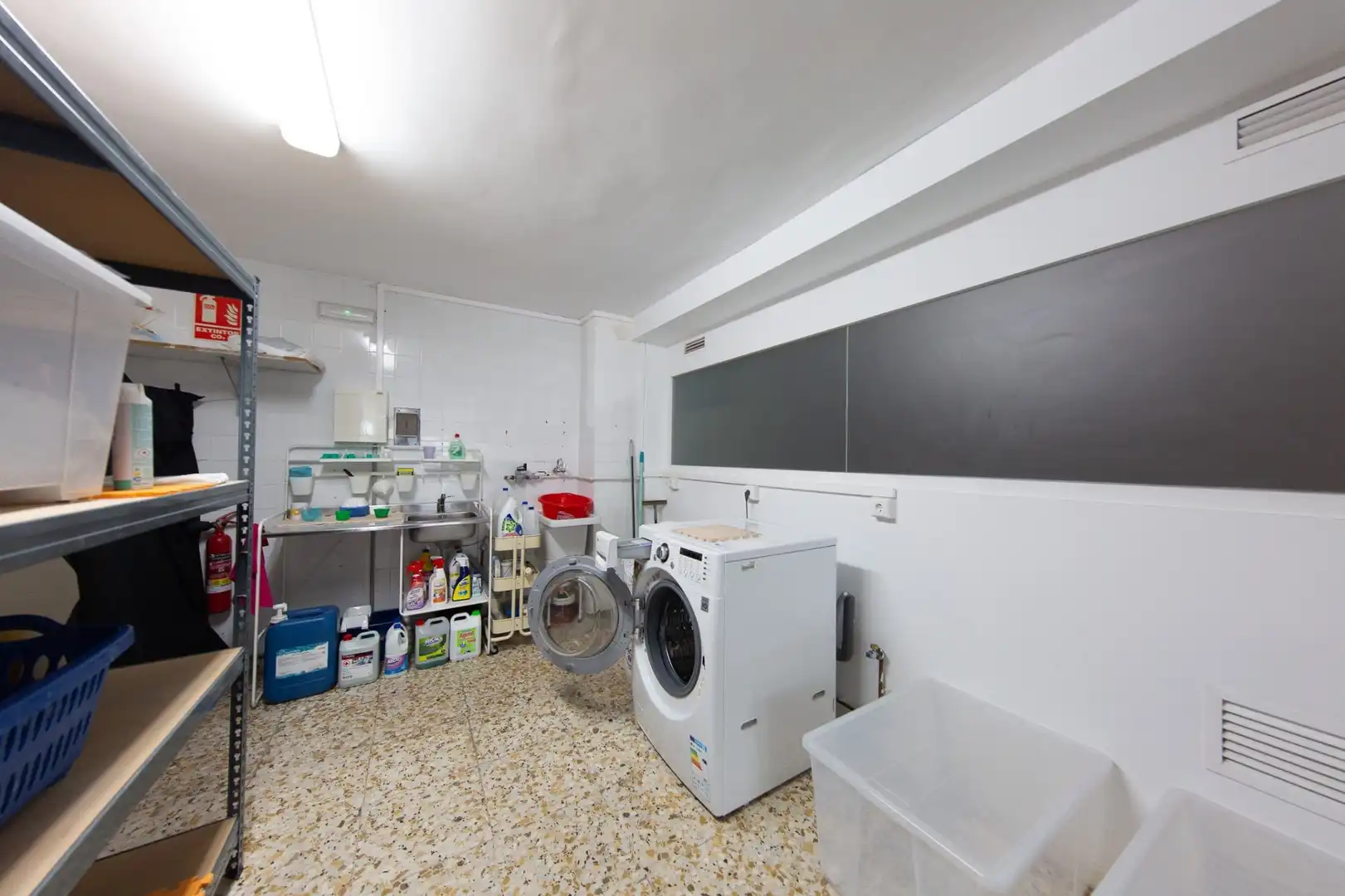 Local en venta en Alicante / Alacant con Aire acondicionado y Amueblado