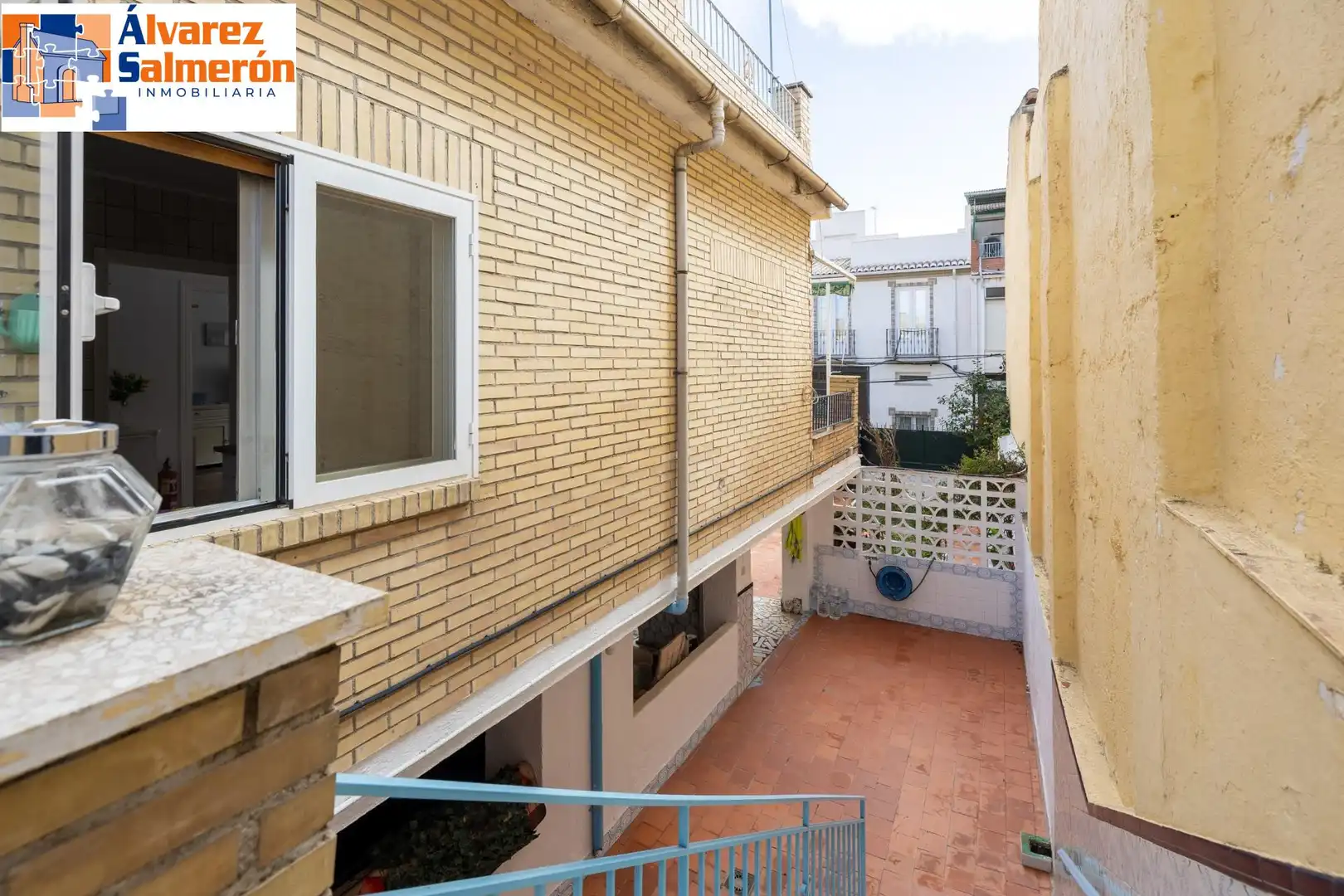 Exterior view of Houses for sale in Armilla  with Air Conditioner, Storage room and Balcony