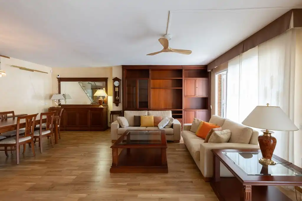 Wohnzimmer von Wohnung zur Miete in Sant Andreu de Llavaneres mit Schwimmbad