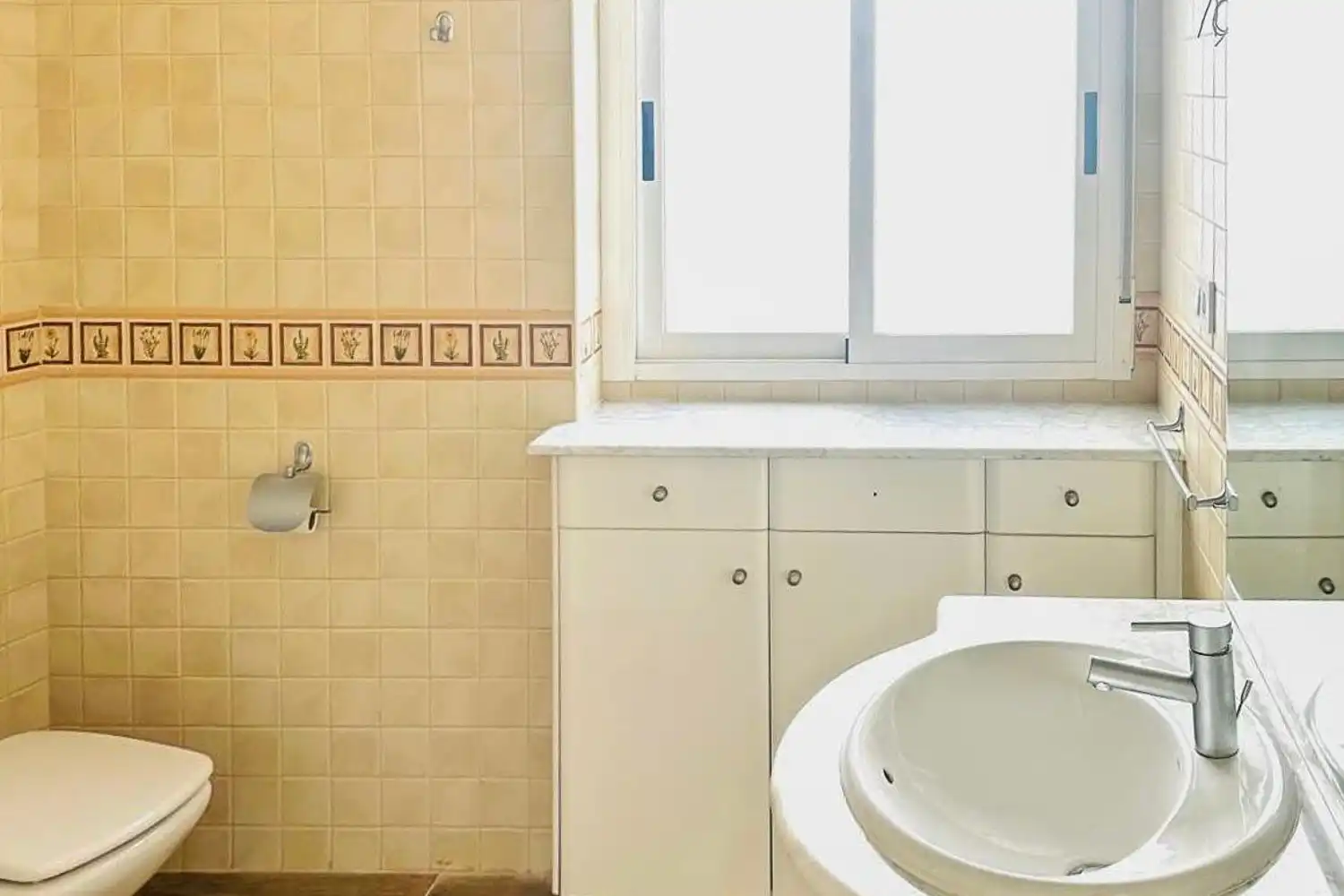 Baño de Casa o chalet en venta en Caudete de las Fuentes con Calefacción, Terraza y Trastero