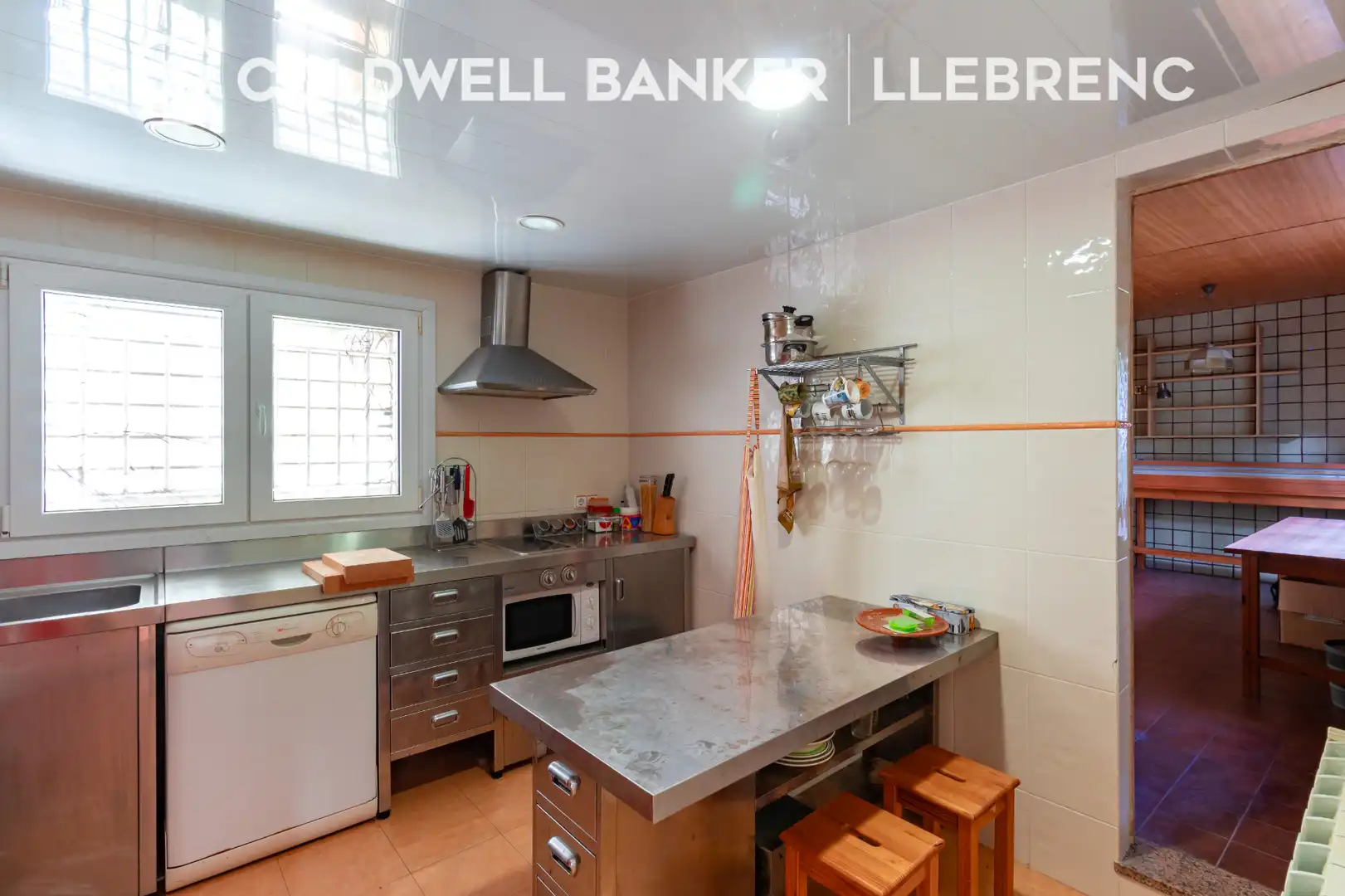 Cocina de Casa o chalet en venta en Barcelona con Aire acondicionado, Calefacción y Jardín privado