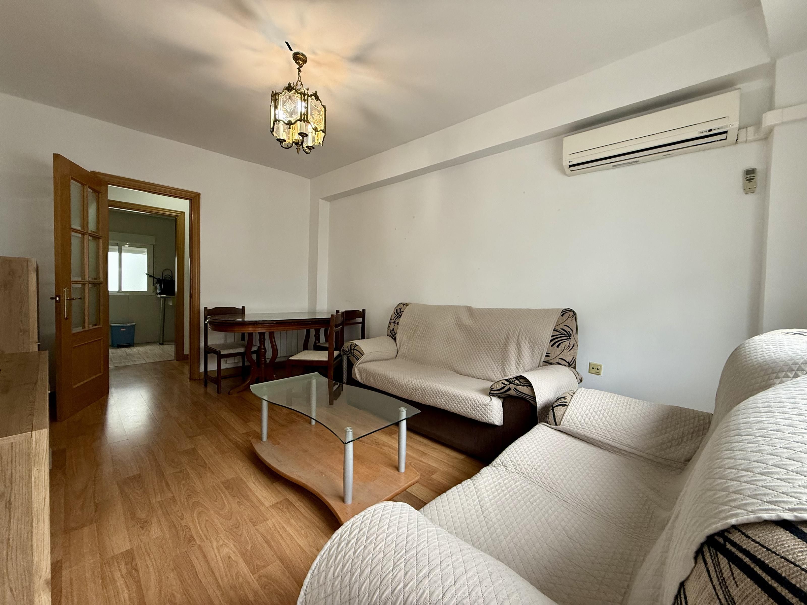 Wohnzimmer von Wohnung zum Verkauf in Plasencia mit Klimaanlage, Heizung und Parkett