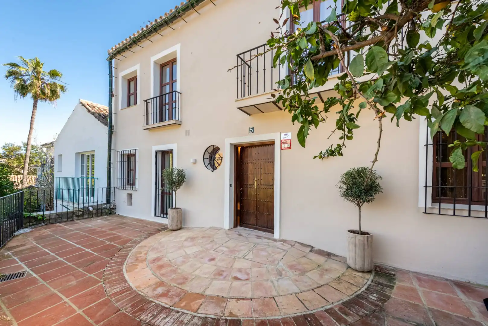 Vista exterior de Casa adosada en venta en Marbella con Aire acondicionado, Jardín privado y Terraza
