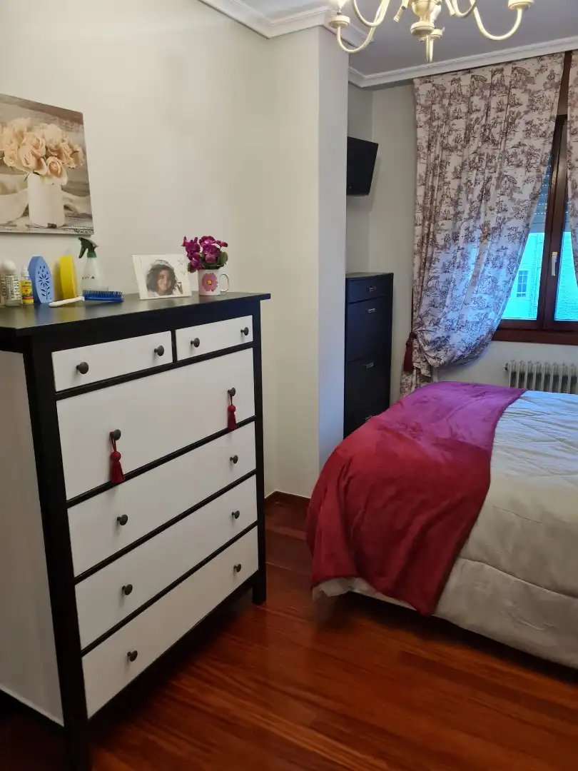 Habitación de Piso de alquiler en Castro-Urdiales con Calefacción, Parquet y Amueblado