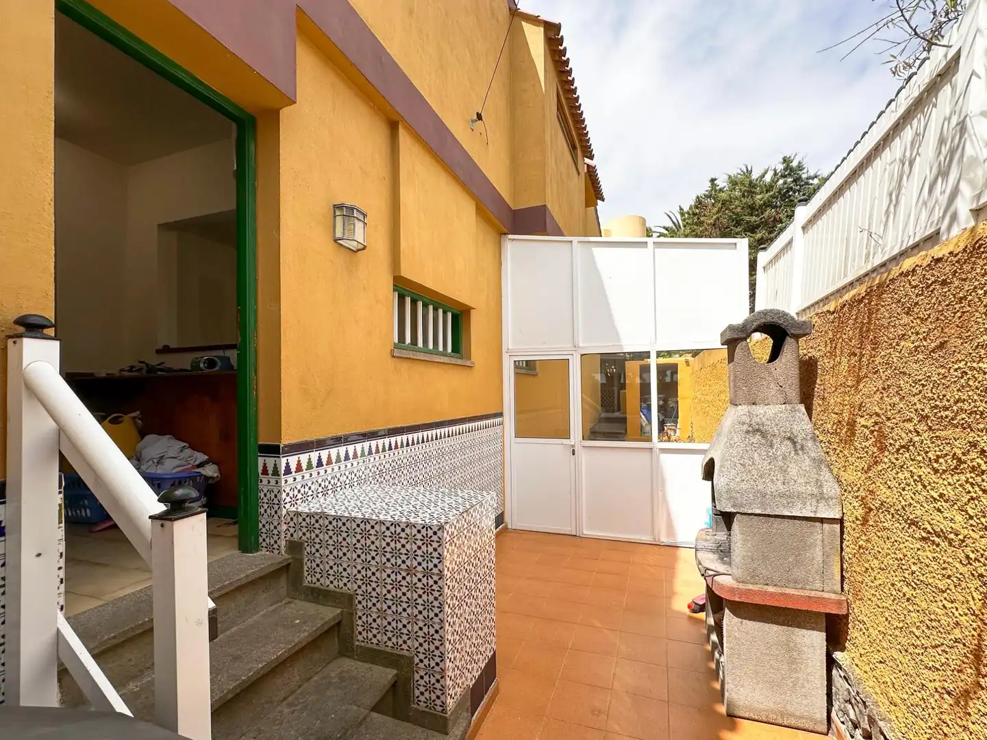 Vista exterior de Casa o xalet en venda en Santa Brígida amb Jardí privat, Terrassa i Traster