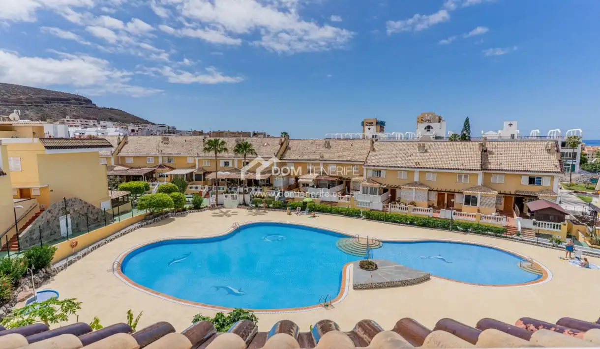 Vista exterior de Casa o chalet en venta en Arona con Aire acondicionado, Terraza y Trastero