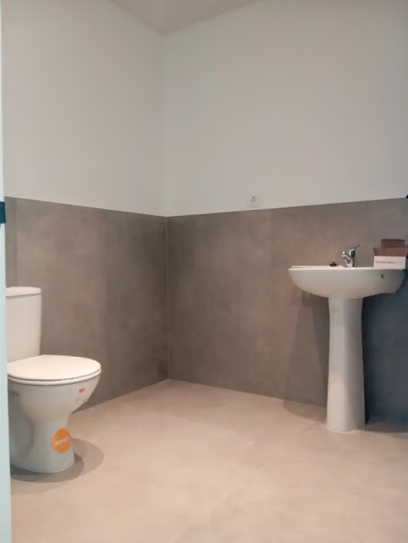 Baño de Local de alquiler en Badajoz