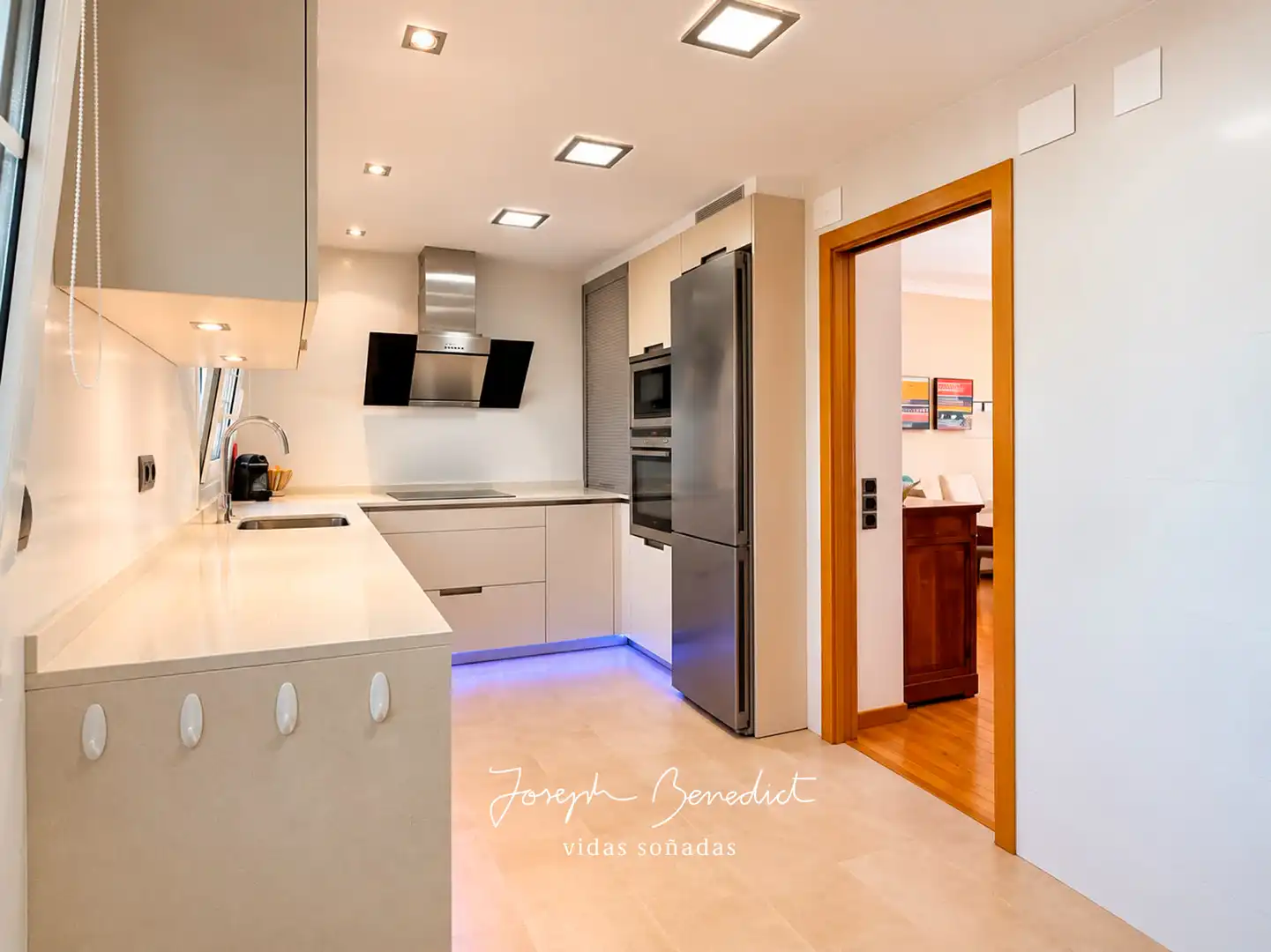 Cocina de Casa o chalet en venta en Castelldefels con Aire acondicionado, Calefacción y Jardín privado