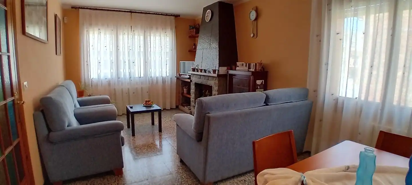 Sala d'estar de Casa o xalet en venda en Centelles amb Calefacció i Jardí privat