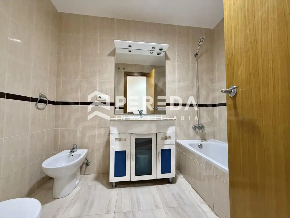 Bathroom of Flat for sale in Roquetas de Mar  with Terrace and Community pool