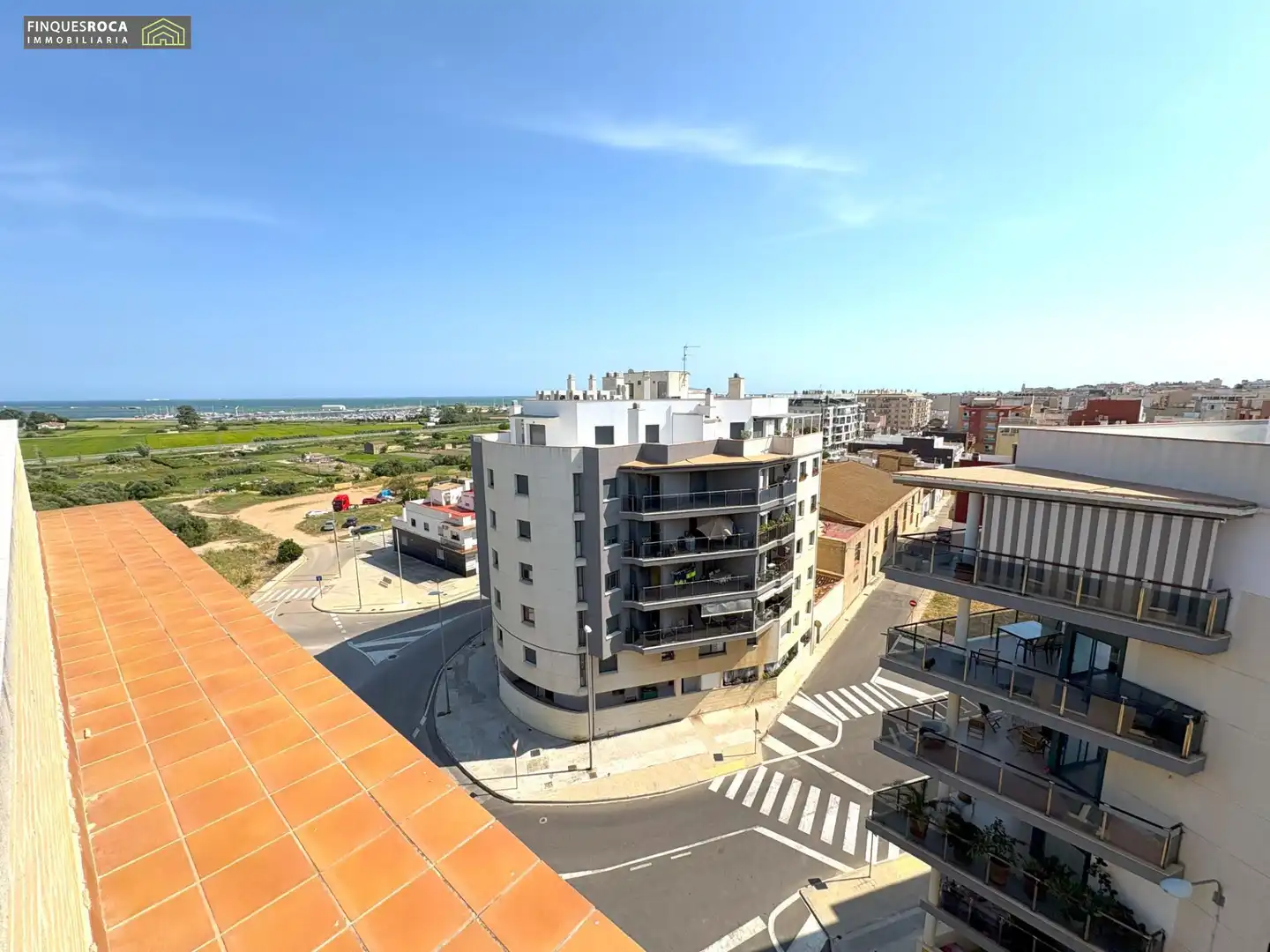 Vista exterior de Dúplex en venda en La Ràpita amb Aire condicionat, Terrassa i Piscina