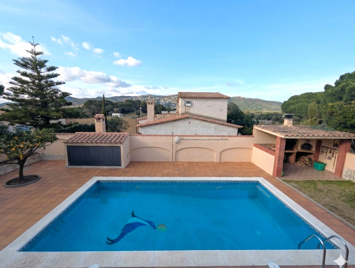 Swimming pool of Houses for sale in Castell d'Aro, Platja d'Aro i s'Agaró  with Heating, Private garden and Terrace
