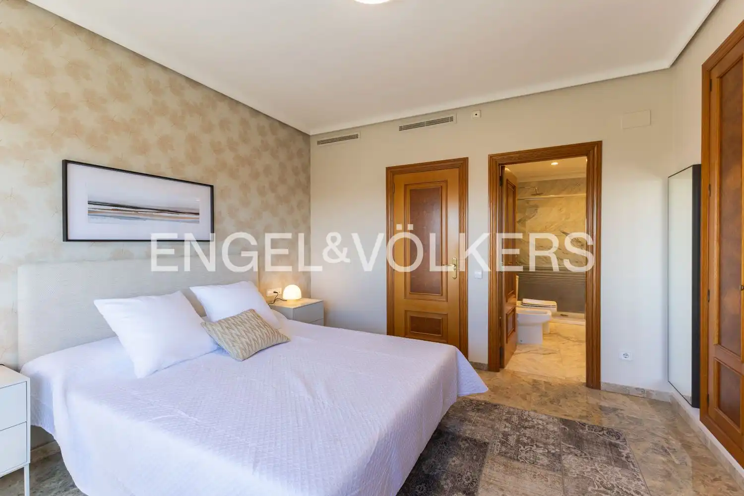 Habitación de Piso de alquiler en Valencia con Aire acondicionado, Calefacción y Amueblado