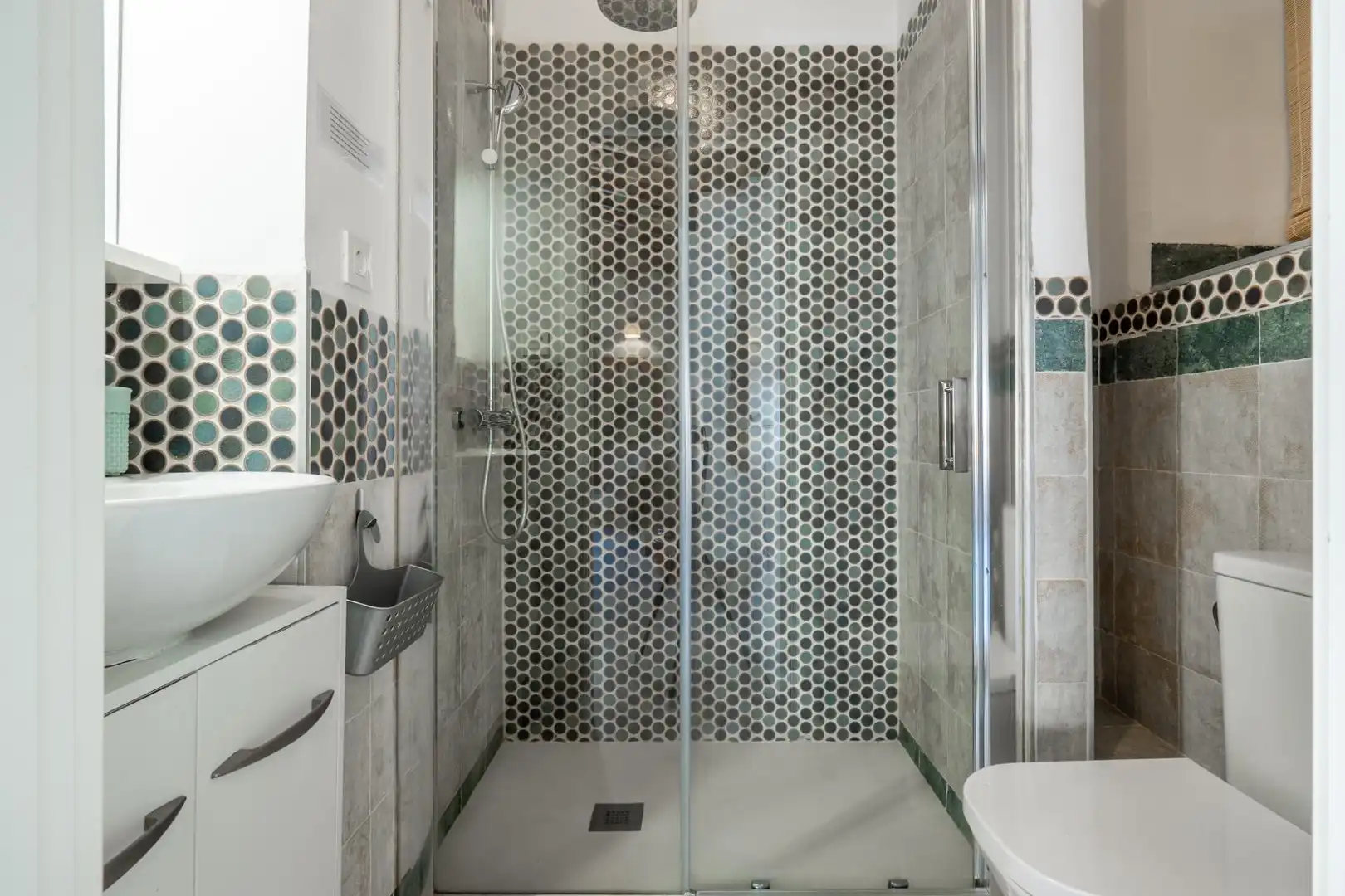 Bathroom of Houses for sale in Granada  with Air Conditioner, Terrace and Furnished