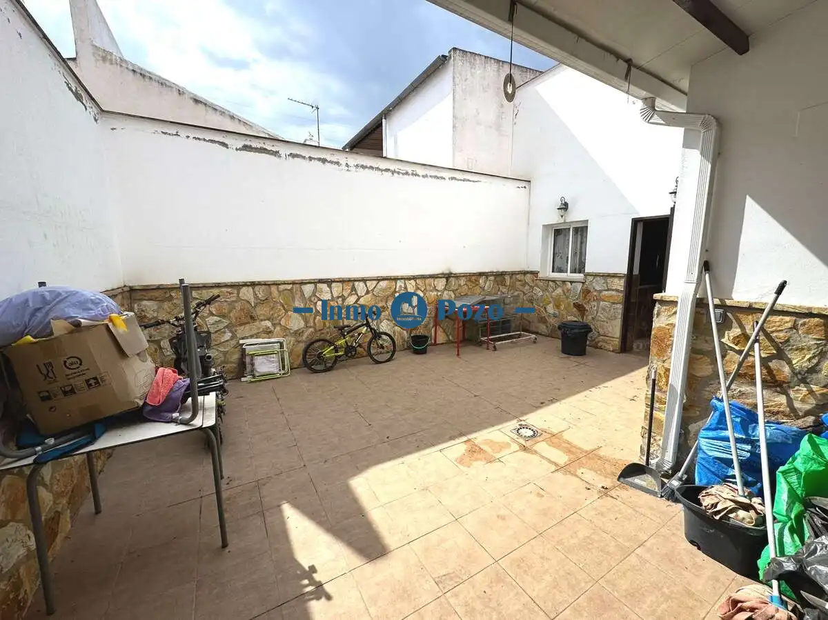 Vista exterior de Residencial en venda en Almendralejo