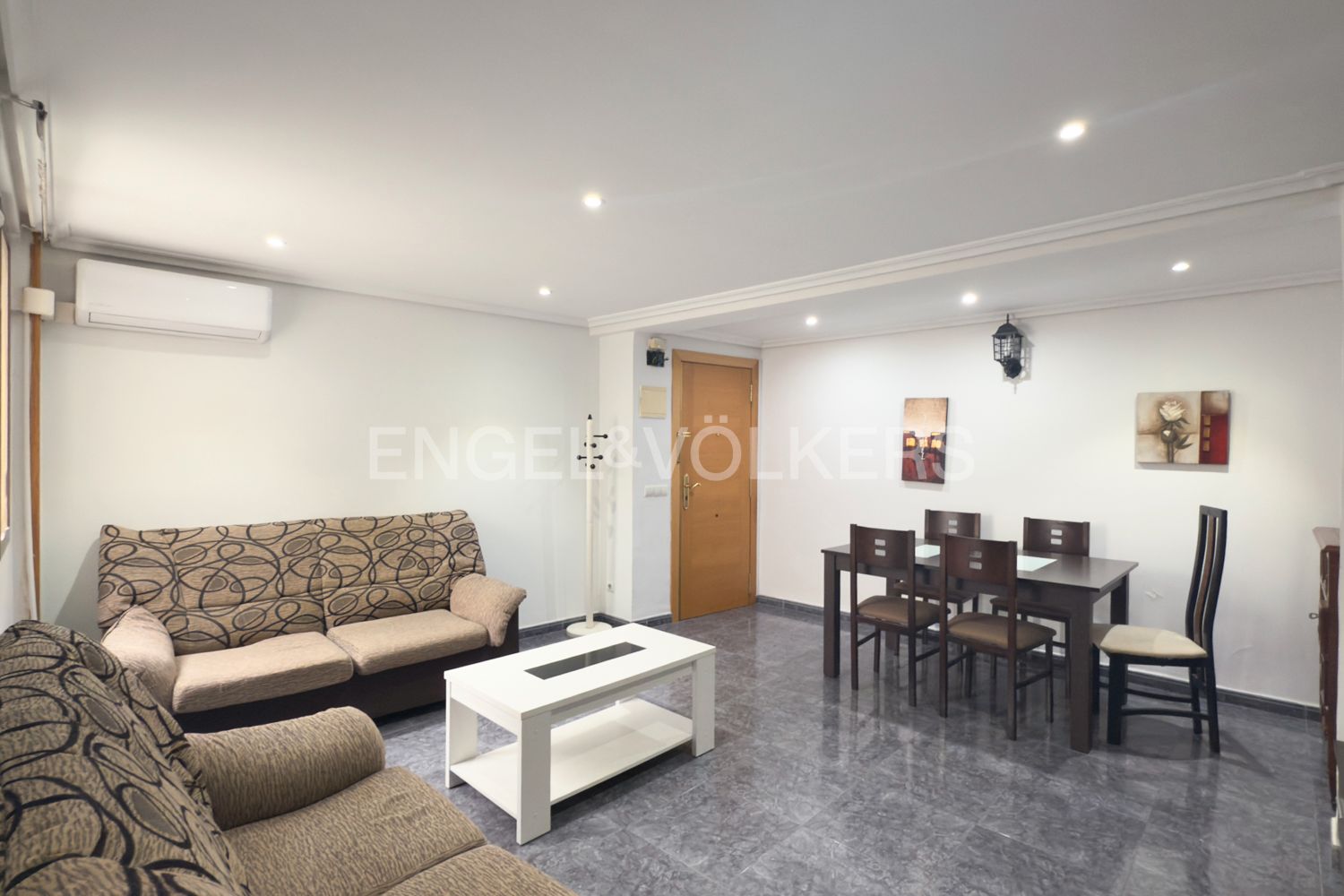 Sala d'estar de Apartament de lloguer en  Valencia Capital amb Aire condicionat, Calefacció i Moblat