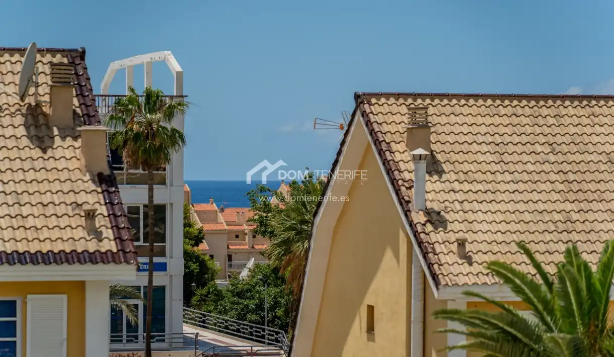 Vista exterior de Casa o chalet en venta en Arona con Aire acondicionado, Terraza y Trastero