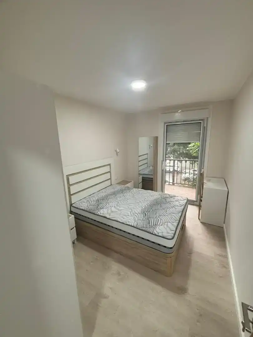 Bedroom of Flat for rent in Vigo   with Private garden, Parquet flooring and Storage room