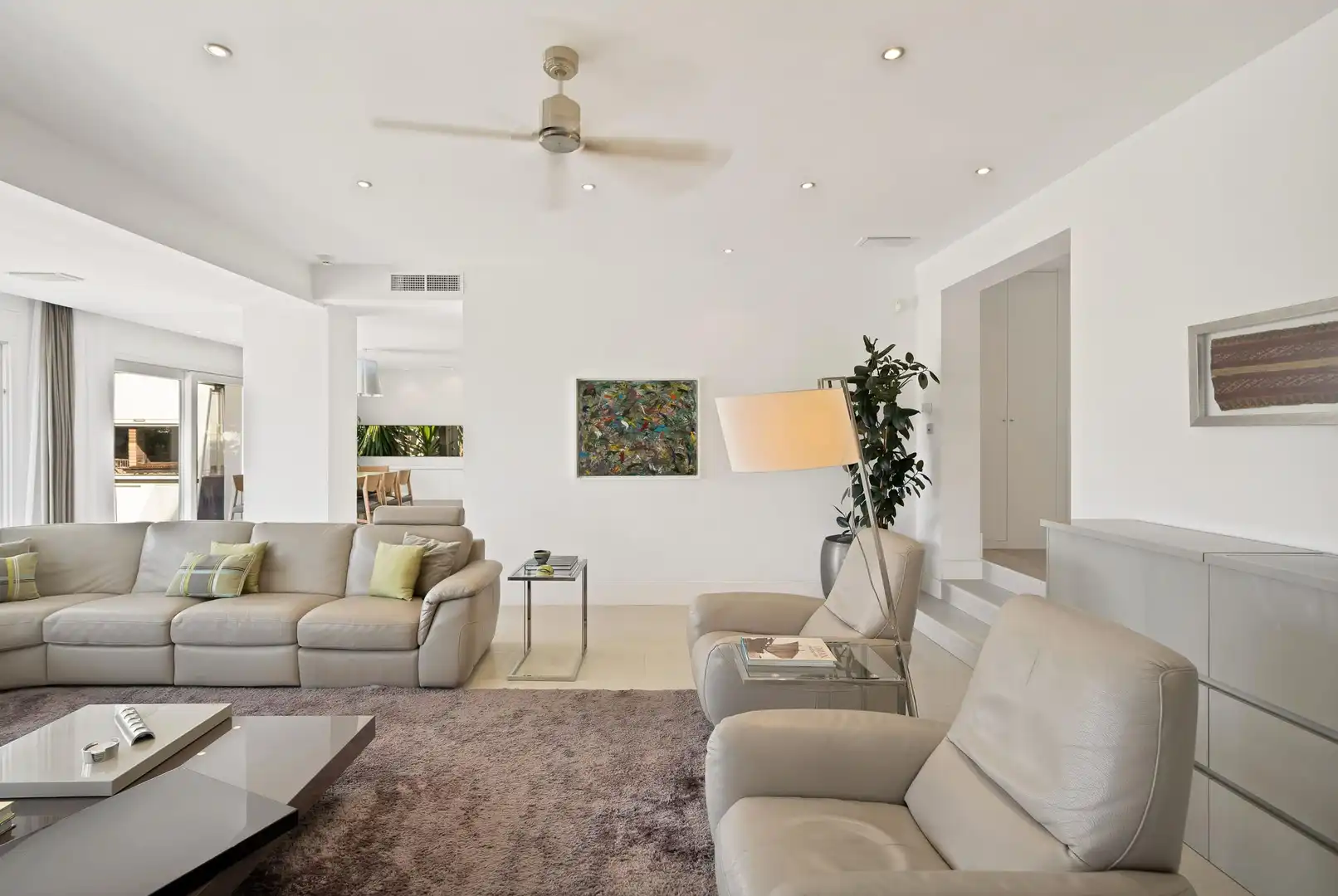Sala de estar de Casa o chalet en venta en Marbella con Calefacción, Jardín privado y Terraza